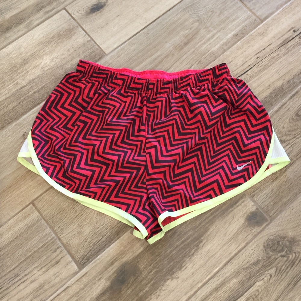 NIKE Women’s Tempo Shorts- SMALL